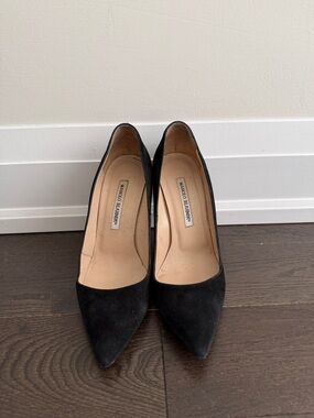 Manolo Blahnik black suede pointed heels 37.5